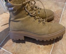 Tan lace-up ankle boots - size 4