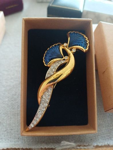 Vintage Brooches