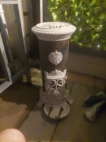 antique godin log and cole burner...everthing wit it tray keys nothing missing
