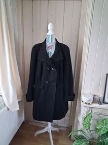 M + S Black Coat