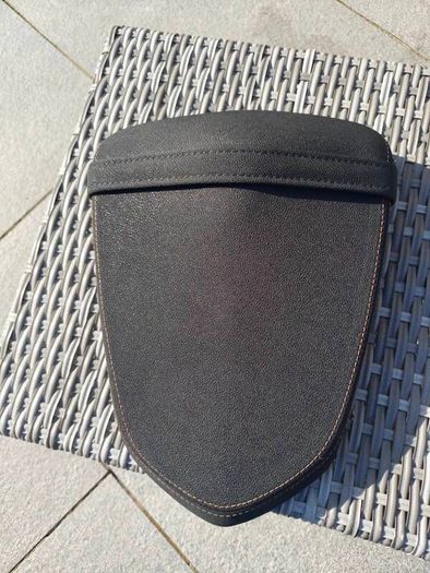 ktm super duke r  pillion seat