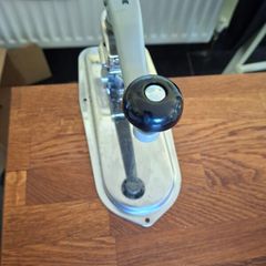 Vogue bench can opener