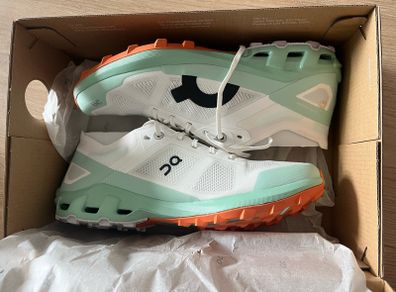 ON trail running women's UK 8.5