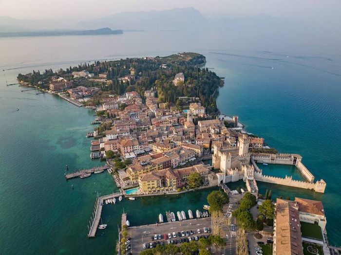 Lake Garda, Sirmione: Flights & Acc' for 3ppl