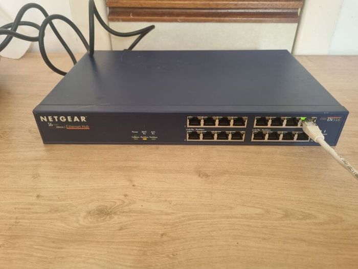 Netgear DS516 10/100Mbps 16 Port