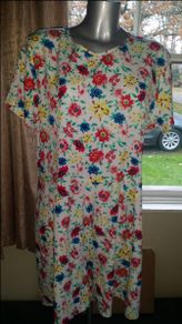 Peacocks Floral playsuit Perfect condition size UK20 EU48 Postage included