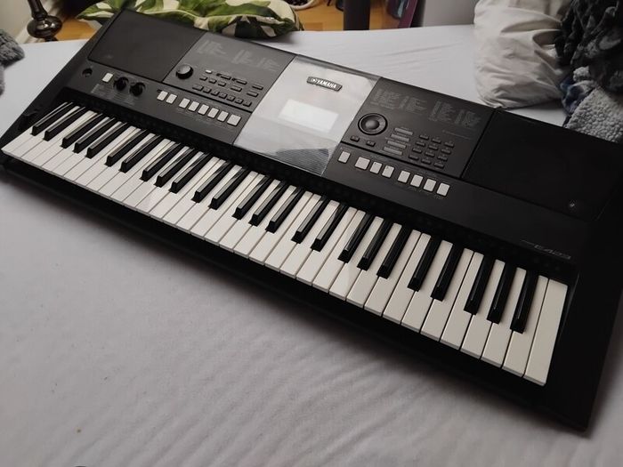 Yamaha PSR-E423 Keyboard