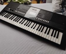 Yamaha PSR-E423 Keyboard