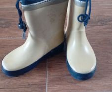 wellies beige size 9