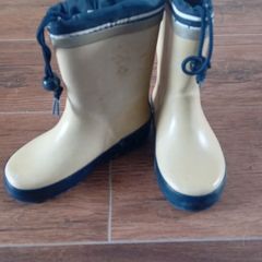 wellies beige size 9
