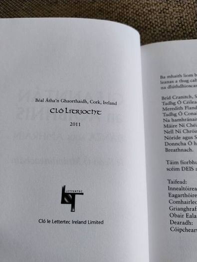 Gleanntan an Aoibhnis Danta agus Amhrain le Sean O Muimhneacain 2011 signed by the author plus 2 CDs included see photos FREE STANDARD POSTAGE INCLUDED