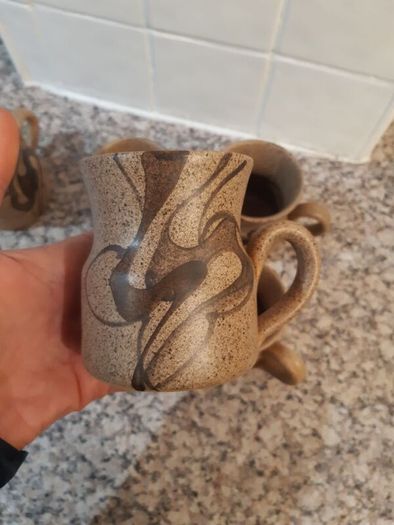 mugs x4 and jug