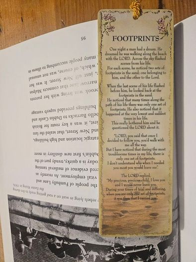 Children Of The Rising. The Untold Story Of The Young Lives Lost During Easter Rising  1916. By Joe Duffy. First Edition Large Volume Hardback With Dustjacket In Good Condition.  See Photos For Same.