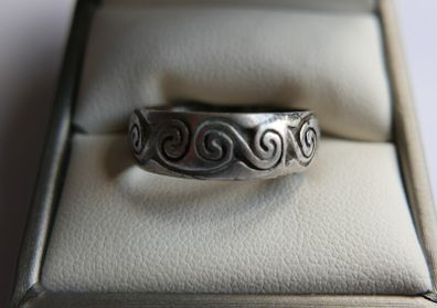 Vintage 925 Sterling Silver Celtic spiral band Ring size Q - 5.0g