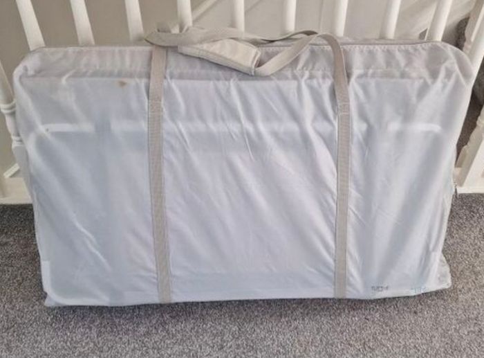 Tutti cozee lit co sleeper / cot