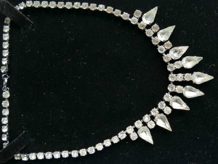 Vintage  Silver Tone Austrian Crystal Diamante Necklace Choker