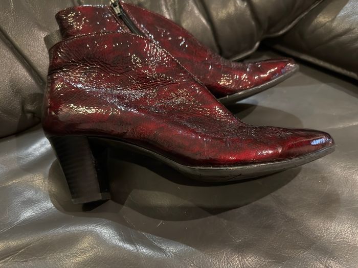 Ara - V-cut Heeled Ankle Burgundy