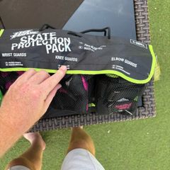 Skates & protective guards