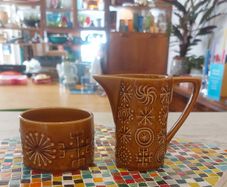 Fabulous Vintage Mid Century Portmeirion Golden Treacle Glaze Milk Jug and Sugar Bowl in the Iconic 1960s Totem Pattern Designed by Susan Williams-Ellis