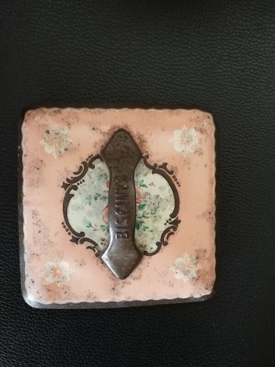 vintage biscuit tin
