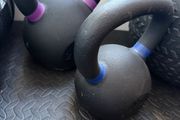 Pair of cast iron kettlebell weights 12kg 20kg