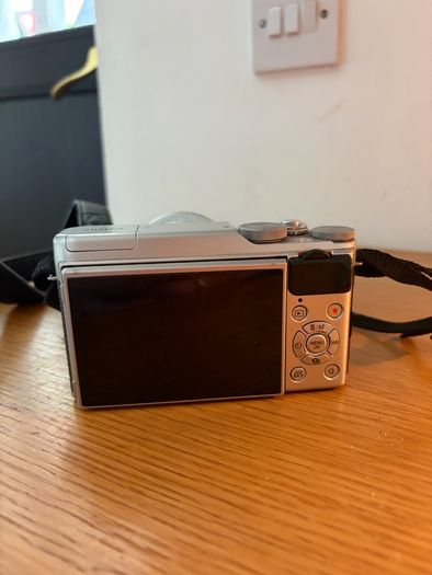 Fujifilm X-a10