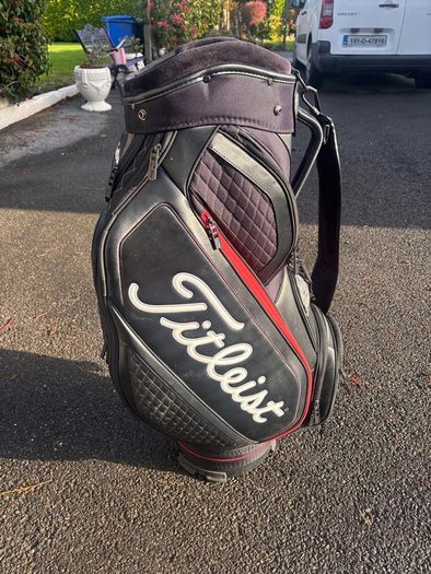 Titleist Mid-size Tour Bag - Black/red
