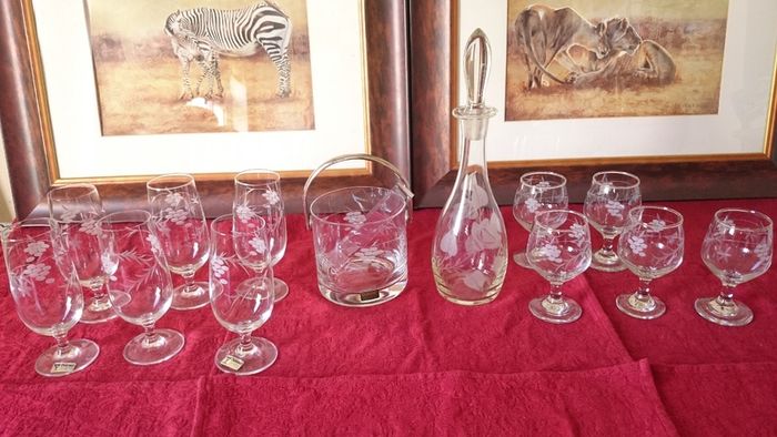 14 Piece Duiske Etched Wine Glasses, Ice Bucket And Decanter Set