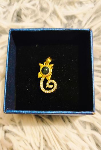 Cat Pendant Necklace with Projection Charm Fashion Jewelry