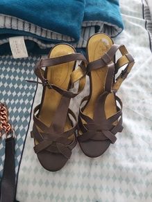 Guess wedges