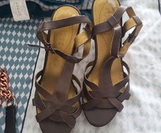 Guess wedges