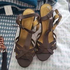 Guess wedges