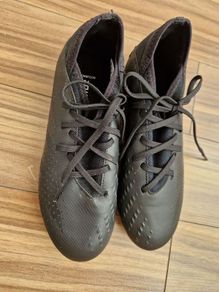 Football boots Adidas size 3