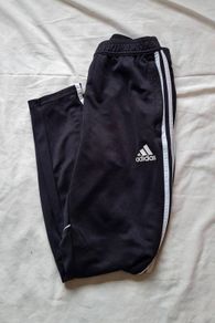 2017 adidas bottoms Size small black Zip pockets In excellent condition