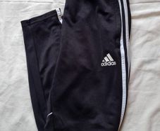 2017 adidas bottoms Size small black Zip pockets In excellent condition