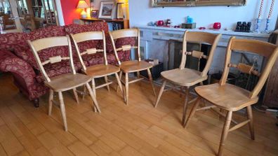Solid pine Country style chairs (5)