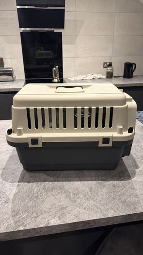 BRAND NEW Pet Carrier / Travel Crate (Petstop L50) - Unused with Tags