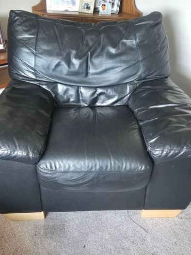 Black leather suite