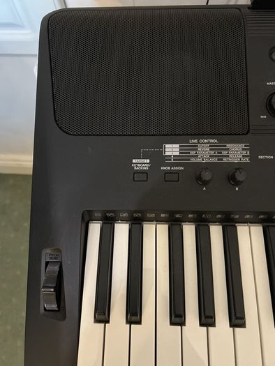 Yamaha PSR-E463 digital keyboard