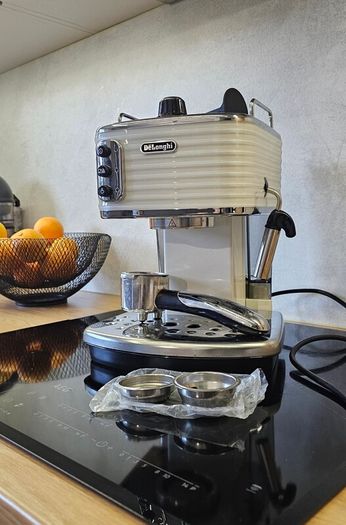 Delonghi coffee machine - Scultura