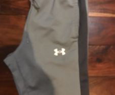 Under Armour mens track bottoms size L