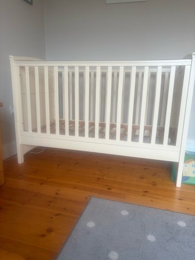 Baby Elegance cot bed