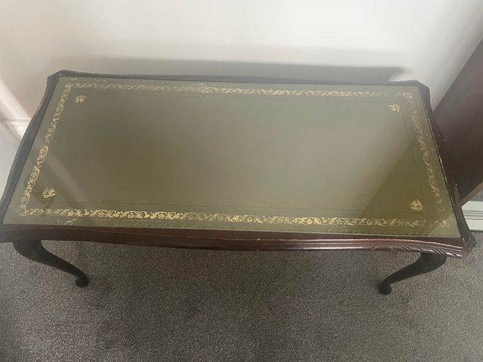 Coffee table - Queen Anne style mahogany