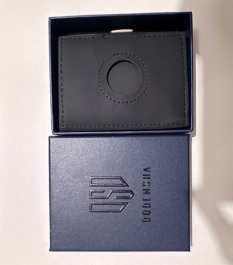 Apple Airtags ( 1pc ) unused with seal + Airtag compatible wallet