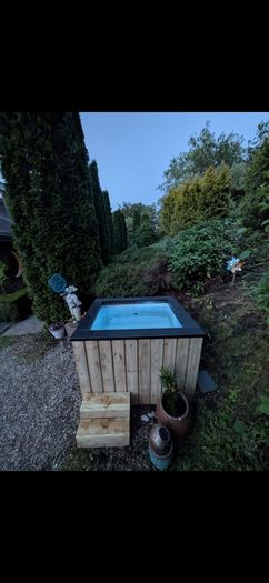 icebath with filtration system built in