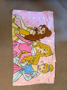 Disney Princess girl bath or pool towel