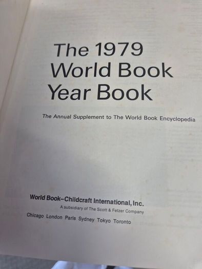 World book encyclopedia set