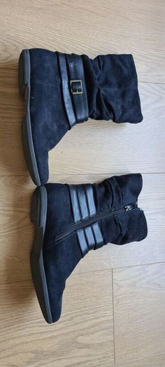 Black suede winter boots