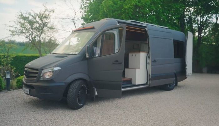 Mercedes Sprinter Campervan (Off Grid Spec)