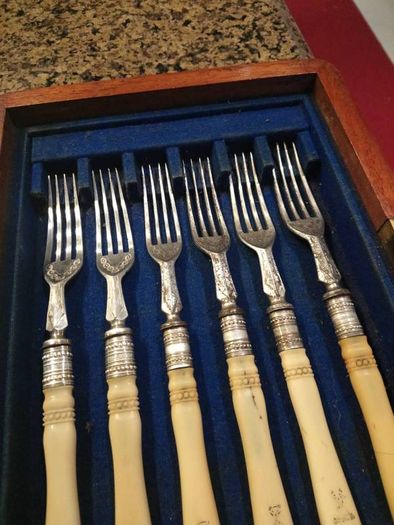antique fish cutlery set in box